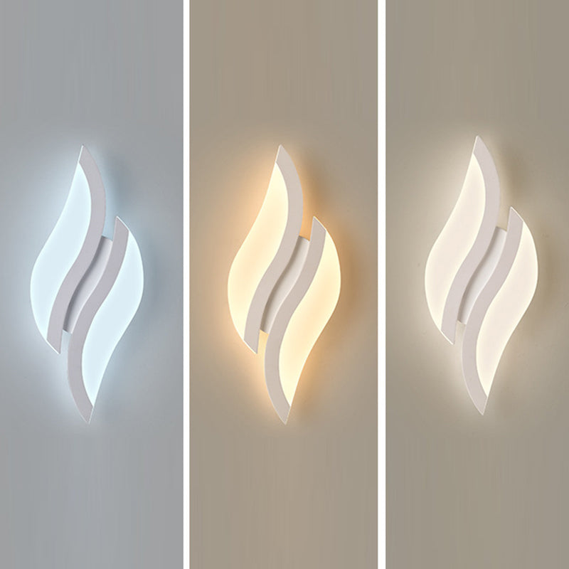 Applique murale moderne minimaliste en fer et acrylique en forme de feuille à LED pour chambre et salon 
