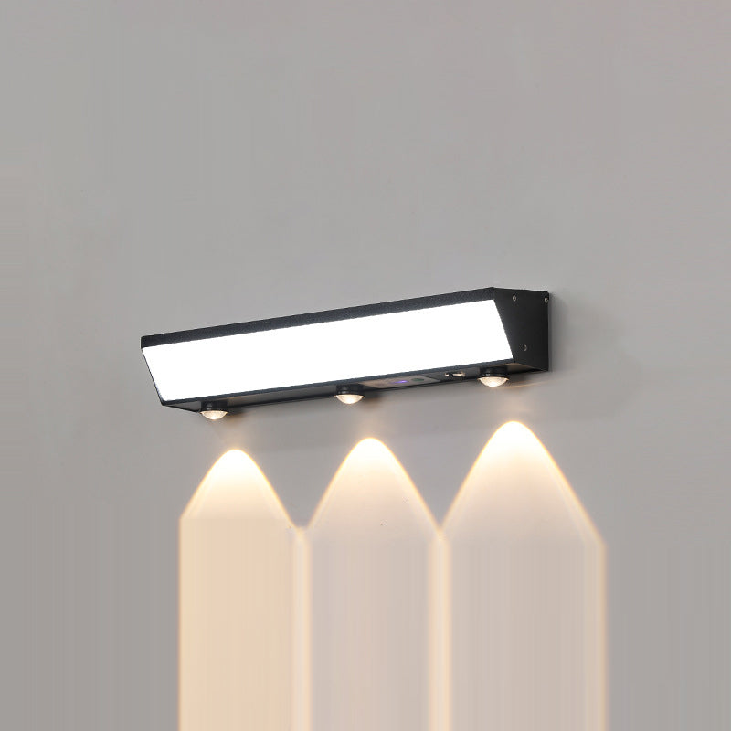 Applique murale LED rectangulaire en acrylique, aluminium et acier inoxydable avec capteur de mouvement solaire étanche minimaliste moderne pour patio extérieur 