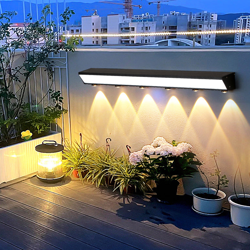 Applique murale LED rectangulaire en acrylique, aluminium et acier inoxydable avec capteur de mouvement solaire étanche minimaliste moderne pour patio extérieur 