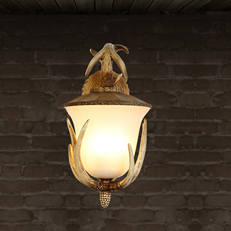 Traditional Rustic Resin Glass Hand-Carved Antler Lantern 3-Light Wall Sconce Lamp For Hallway And Dining Room