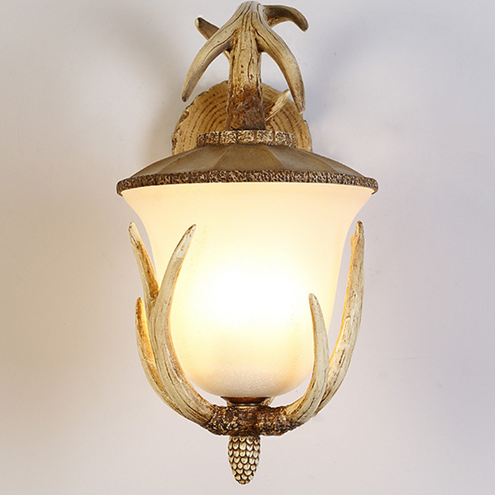 Traditional Rustic Resin Glass Hand-Carved Antler Lantern 3-Light Wall Sconce Lamp For Hallway And Dining Room