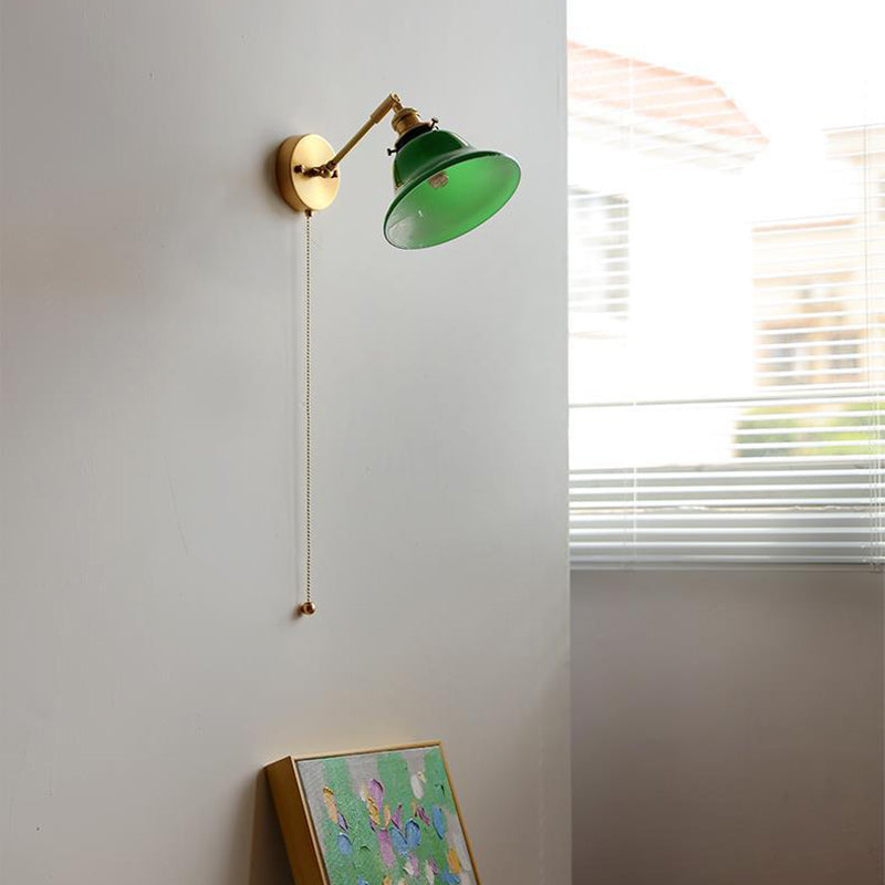 Applique murale suspendue à 1 lumière en laiton rétro contemporain avec interrupteur à tirette en verre en forme de cloche et noyer pour chambre 