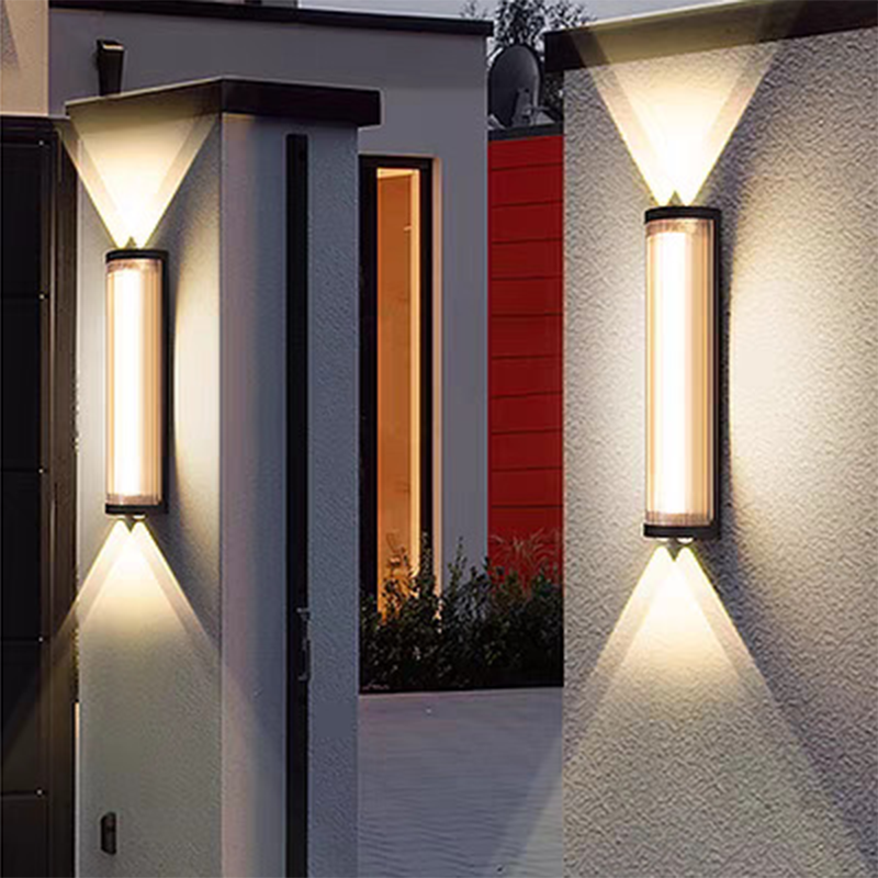 Applique murale LED en acier inoxydable étanche de style moderne et simple, avec ligne rectangulaire pour patio extérieur 