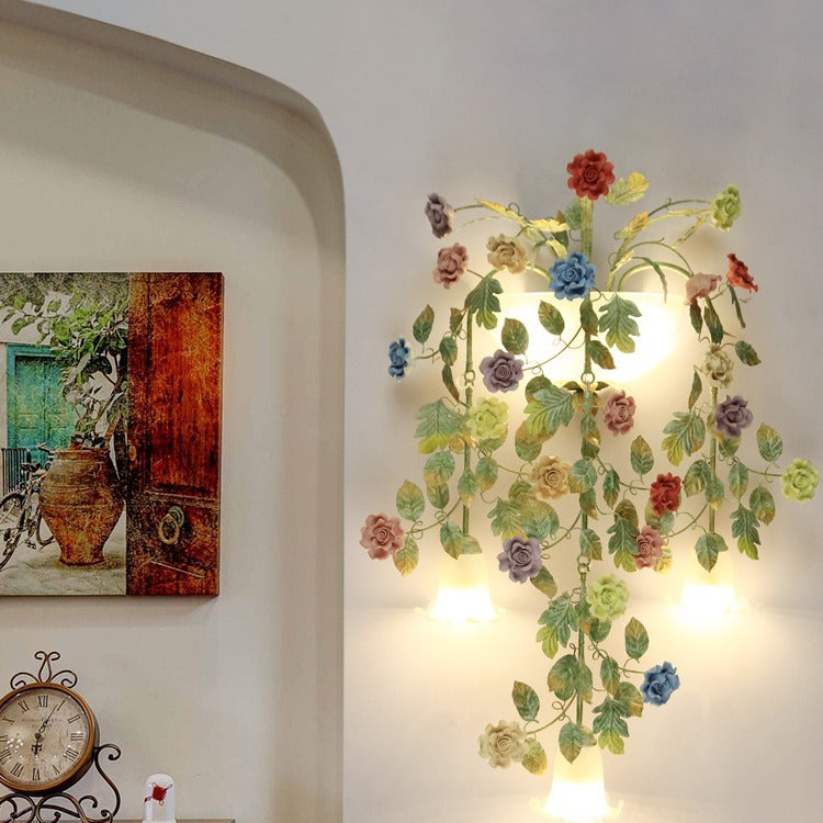 Traditionelle Bauernhaus Eisen Keramik Glas Rose Blumen Dekorative 5-Licht Wandleuchte Für Wohnzimmer Und Schlafzimmer 