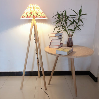 Lampe de sol contemporaine nordique en bois et tissu plissé à trépied 1 lumière pour salon et chambre 
