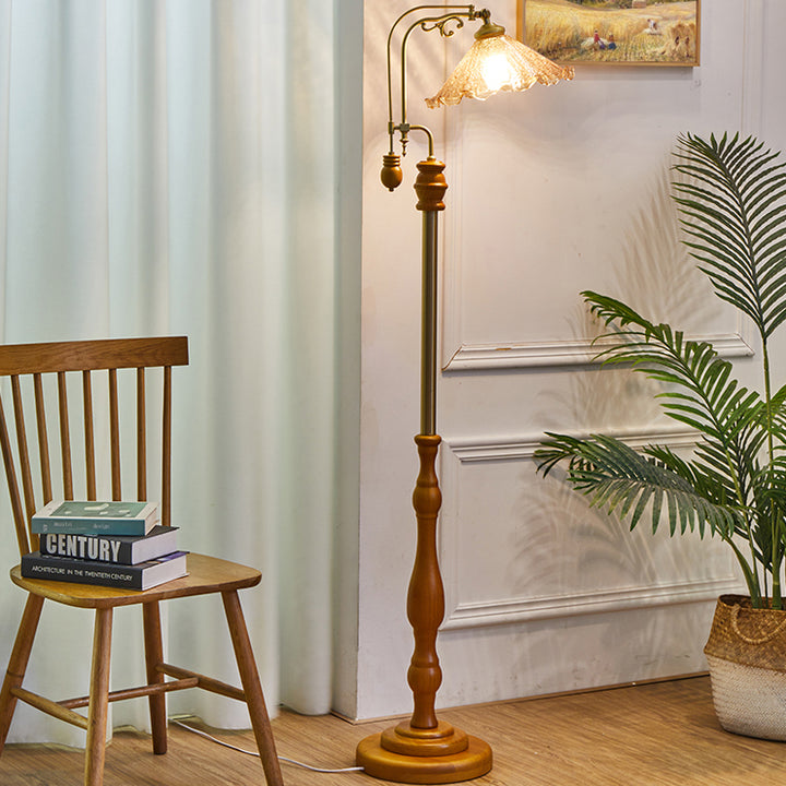 Lámpara de pie de 1 luz con pantalla floral agrietada de vidrio vintage tradicional, madera maciza y metal para sala de estar y dormitorio 