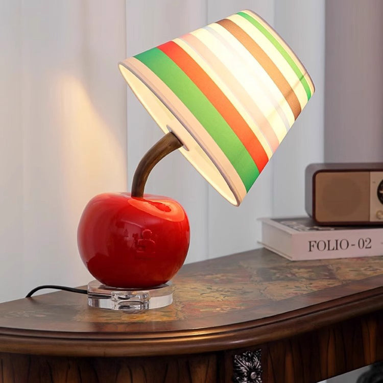 Zeitgenössische kreative Harz- & Stoffgeneigte Apfel 1-Licht Tischlampe für das Schlafzimmer 