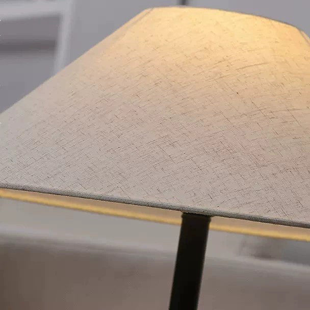 Traditionelle japanische Keramik- und Stoff-Lampenschirmförmige 1-Licht Stehlampe für das Wohnzimmer 