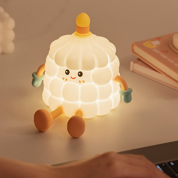Zeitgenössische kreative Silikon ABS niedliche Geburtstagskuchen LED wiederaufladbare Nachtlicht Tischlampe für Schlafzimmer 