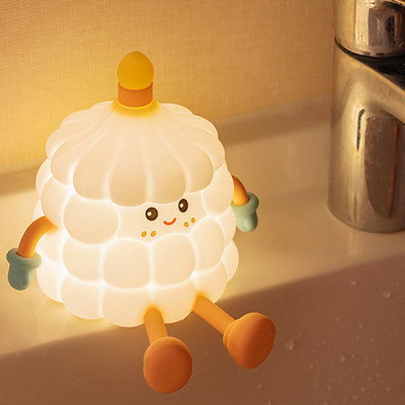 Zeitgenössische kreative Silikon ABS niedliche Geburtstagskuchen LED wiederaufladbare Nachtlicht Tischlampe für Schlafzimmer 