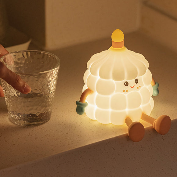 Zeitgenössische kreative Silikon ABS niedliche Geburtstagskuchen LED wiederaufladbare Nachtlicht Tischlampe für Schlafzimmer 