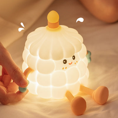 Zeitgenössische kreative Silikon ABS niedliche Geburtstagskuchen LED wiederaufladbare Nachtlicht Tischlampe für Schlafzimmer 