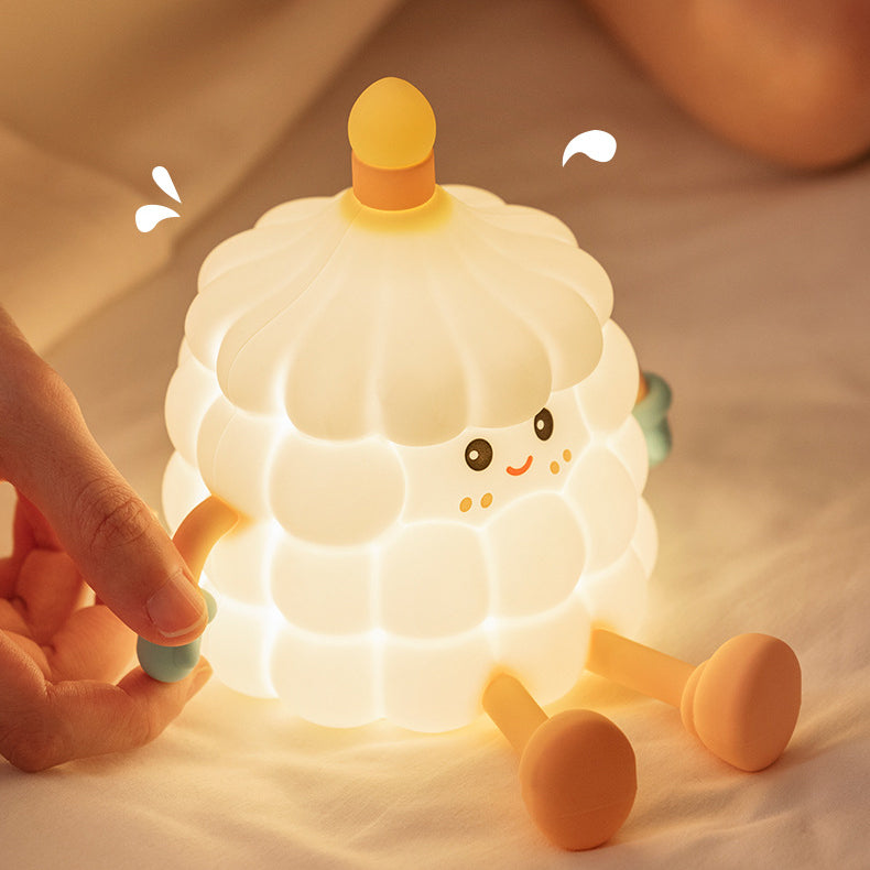 Zeitgenössische kreative Silikon ABS niedliche Geburtstagskuchen LED wiederaufladbare Nachtlicht Tischlampe für Schlafzimmer 