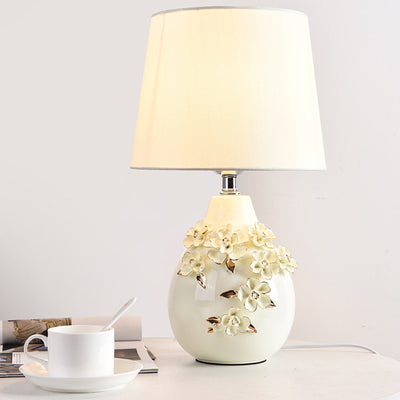 Lampe de table contemporaine nordique en céramique avec colonne florale à 1 lumière pour chambre et salon 