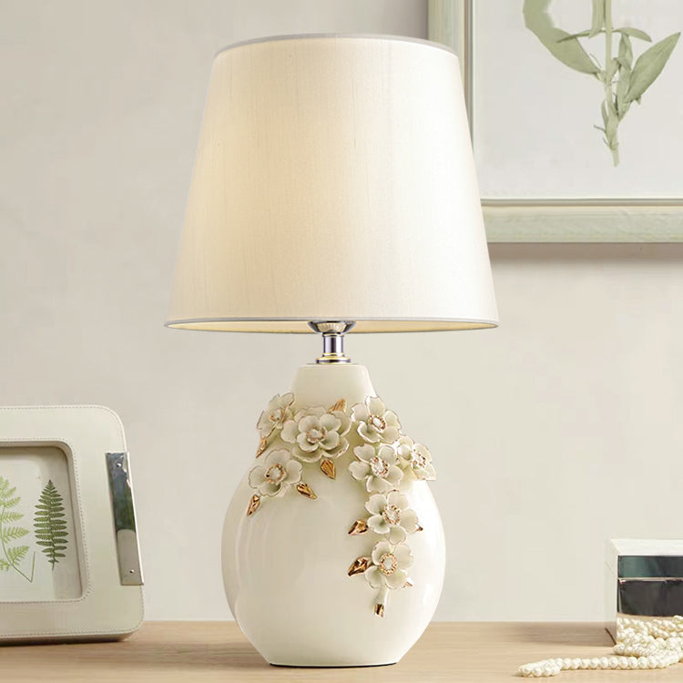 Lampe de table contemporaine nordique en céramique avec colonne florale à 1 lumière pour chambre et salon 