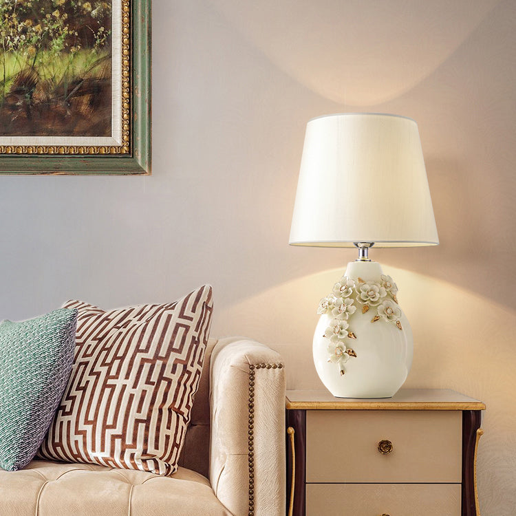 Lampe de table contemporaine nordique en céramique avec colonne florale à 1 lumière pour chambre et salon 
