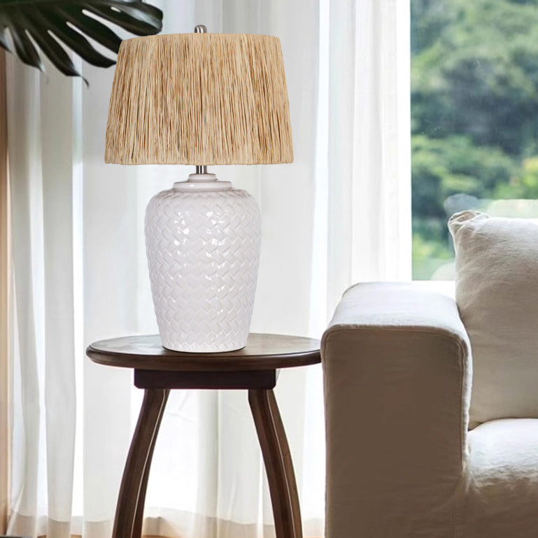 Traditionelle rustikale Keramik- und Raffia-Gittermuster-Glasförmige 1-Licht-Tischlampe für Schlafzimmer und Wohnzimmer 