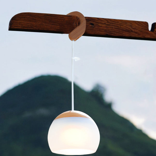 Lanterne LED de camping extérieure contemporaine nordique rechargeable étanche en ABS & TPR à grain de bois semi-circulaire pour patio extérieur 