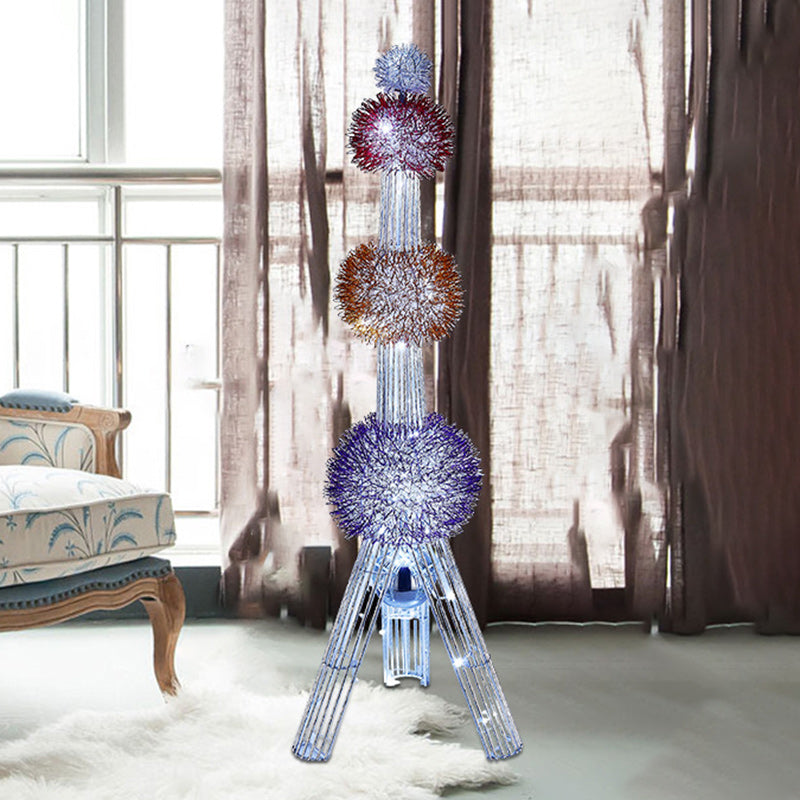 Zeitgenössische kreative Weberei Aluminiumdraht-Turm & Blumenball LED Stehende Stehlampe für Schlafzimmer & Wohnzimmer 