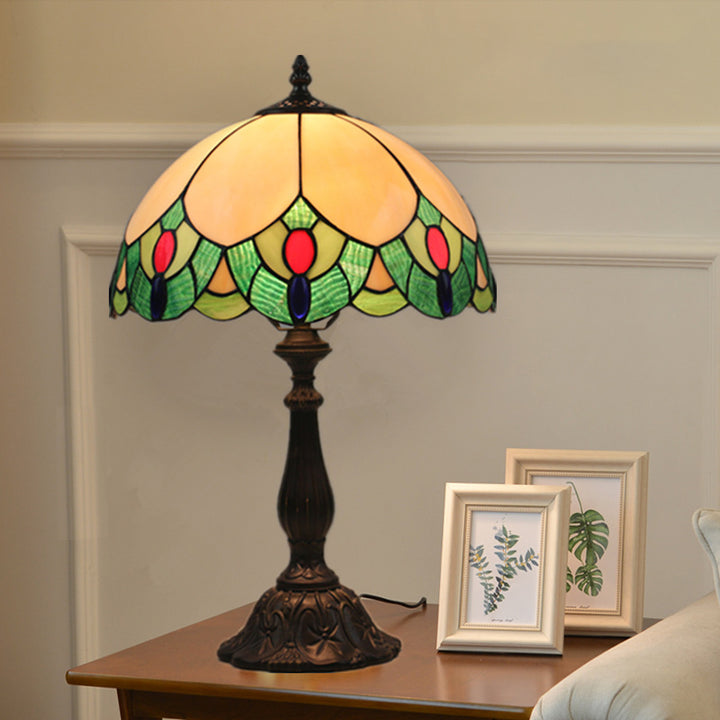 Traditional Tiffany Glass & Zinc Alloy Leaf Dome 1-Light Table Lamp For Bedroom & Living Room