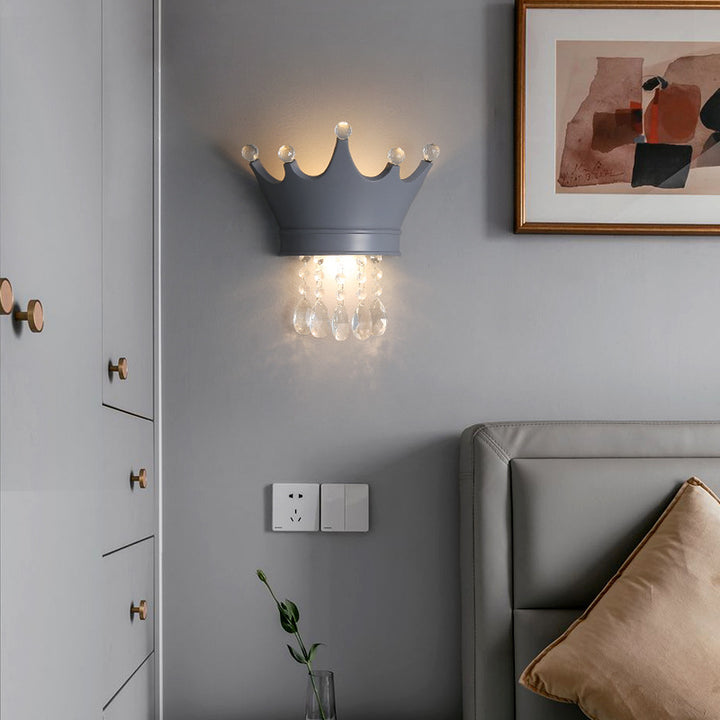 Applique murale LED en résine avec couronne de cristal pour enfants créatifs contemporains pour le chevet 