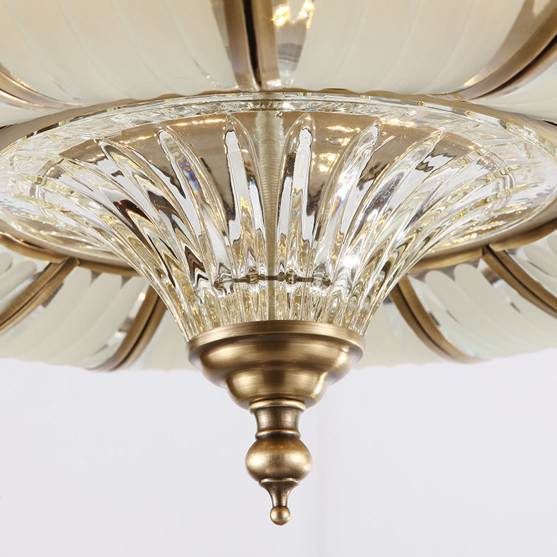 Traditionelle europäische Deckenleuchte aus Messing, Glas und Kristall mit runder LED für Wohnzimmer und Schlafzimmer 