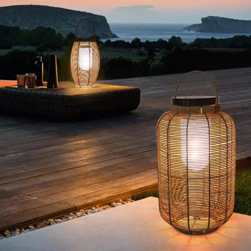Traditionelle japanische Solar-Wasserdichte Weben PE Rattan Acryl Eisen Zylindrische Laterne LED Landschaftsbeleuchtung für Garten & Außenbereich Patio 