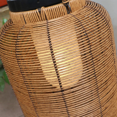 Traditionelle japanische Solar-Wasserdichte Weben PE Rattan Acryl Eisen Zylindrische Laterne LED Landschaftsbeleuchtung für Garten & Außenbereich Patio 