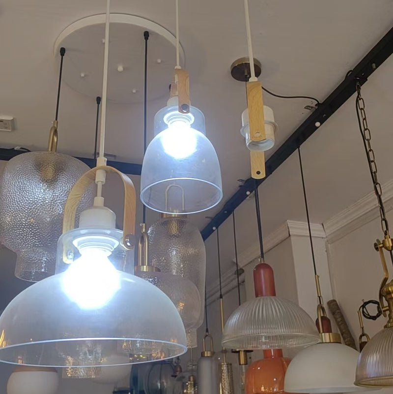 Lustre suspendu en forme de bol rond en verre, bois et fer nordique contemporain à 1 lumière pour salle à manger 