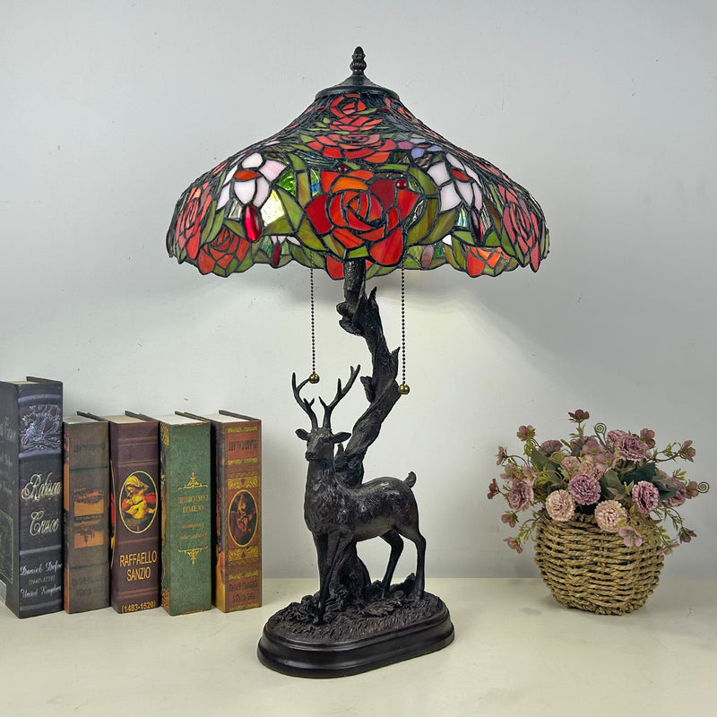 Traditionelle Tiffany-Glas-Eisenkuppel-Hirschfuß-Rosenblume 2-Licht-Tischlampe für Schlafzimmer 