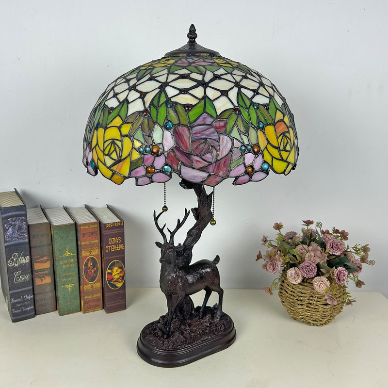Traditionelle Tiffany-Glas-Eisenkuppel-Hirschfuß-Rosenblume 2-Licht-Tischlampe für Schlafzimmer 