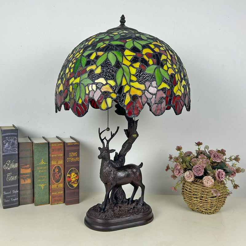 Traditionelle Tiffany-Glas-Eisenkuppel-Hirschfuß-Rosenblume 2-Licht-Tischlampe für Schlafzimmer 