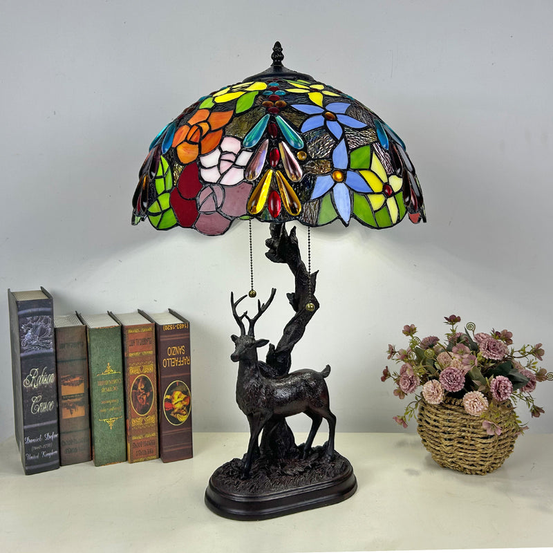 Traditionelle Tiffany-Glas-Eisenkuppel-Hirschfuß-Rosenblume 2-Licht-Tischlampe für Schlafzimmer 