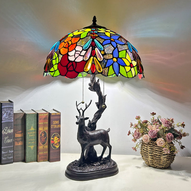 Traditionelle Tiffany-Glas-Eisenkuppel-Hirschfuß-Rosenblume 2-Licht-Tischlampe für Schlafzimmer 