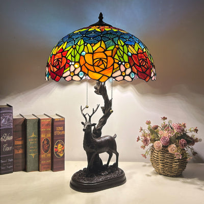 Traditionelle Tiffany-Glas-Eisenkuppel-Hirschfuß-Rosenblume 2-Licht-Tischlampe für Schlafzimmer 