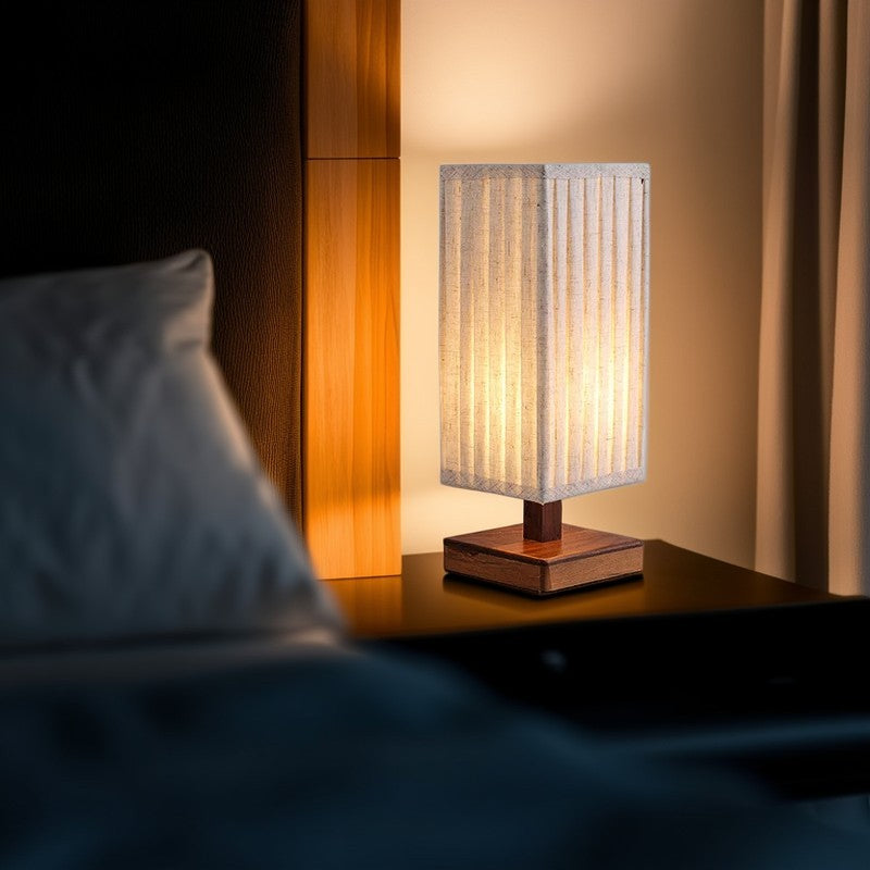 Traditionelle japanische Walnussstoff-Säulen-Tischlampe mit einer Leuchte für Wohnzimmer &amp; Schlafzimmer 