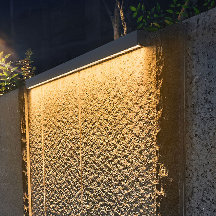 مصباح حائط LED بتصميم عصري بسيط مقاوم للماء من الألومنيوم والزجاج المقسى لغسل الجدران، مناسب للفناء الخارجي 