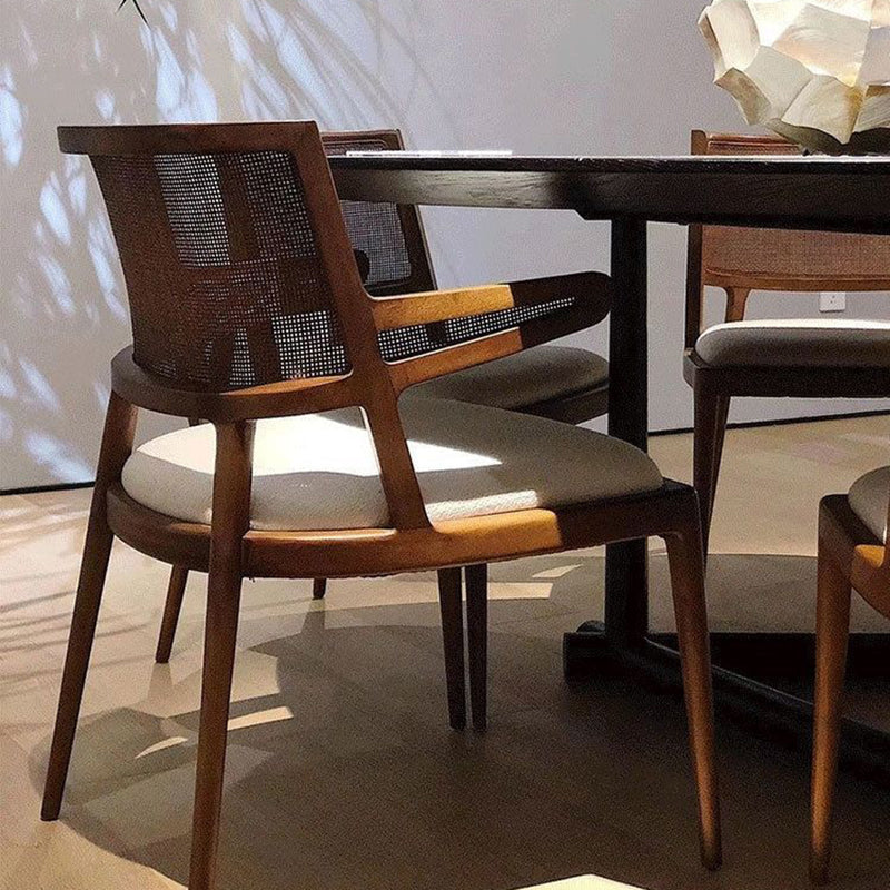 Traditioneller Vintage-Mikrofaserleder-, Holz- und Rattan-Kurven-Esszimmerstuhl für Esszimmer, Wohnzimmer und Schlafzimmer 