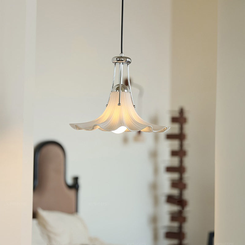 Zeitgenössische skandinavische Magnolienblumen-Hardware-Keramik 1-Licht-Pendelleuchte für das Wohnzimmer 