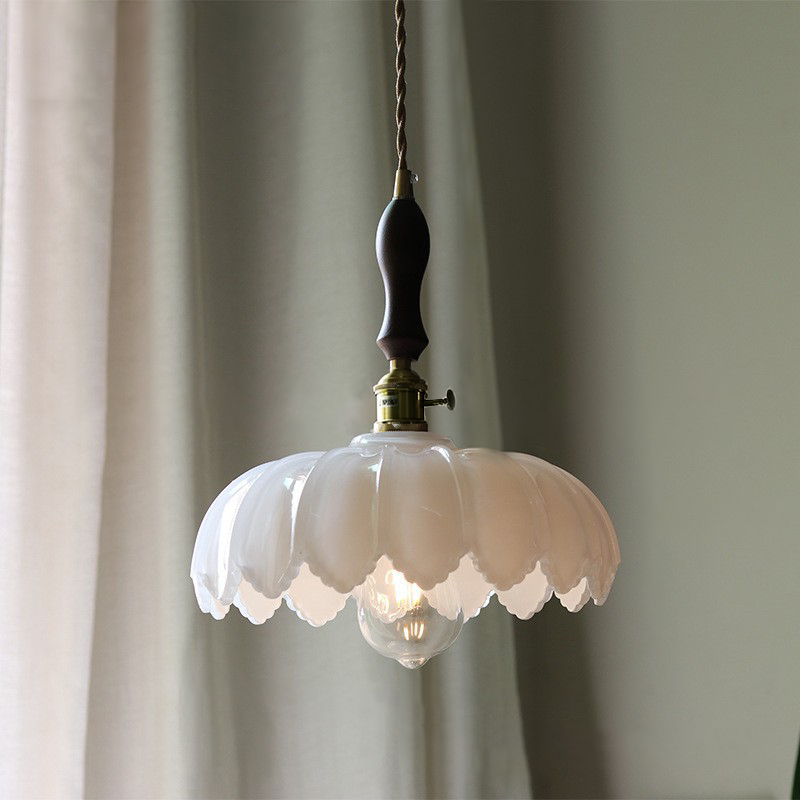 Lustre suspendu en laiton moderne rustique avec une fleur en verre à 1 lumière 