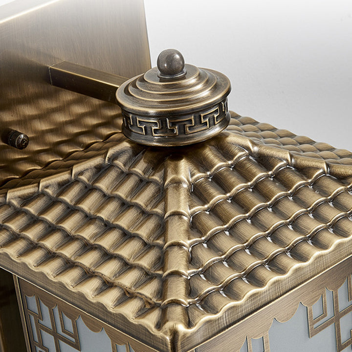 Lanterne du palais rectangulaire chinoise traditionnelle en cuivre avec verre, applique murale à une lumière pour patio extérieur 