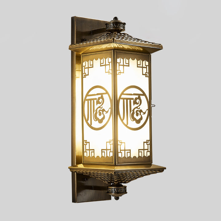Lanterne du palais rectangulaire chinoise traditionnelle en cuivre avec verre, applique murale à une lumière pour patio extérieur 