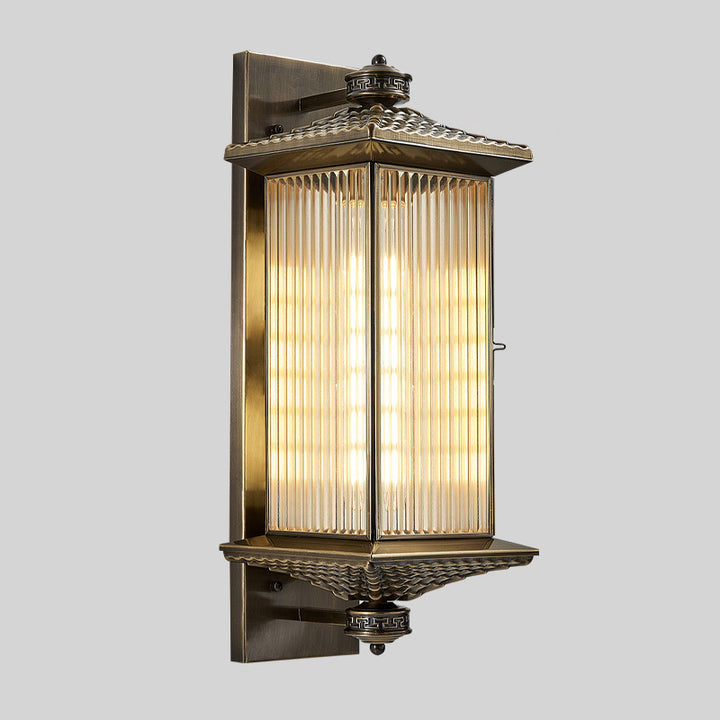 Lanterne du palais rectangulaire chinoise traditionnelle en cuivre avec verre, applique murale à une lumière pour patio extérieur 