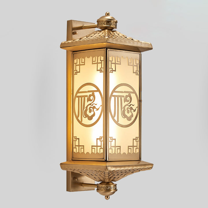 Lanterne du palais rectangulaire chinoise traditionnelle en cuivre avec verre, applique murale à une lumière pour patio extérieur 