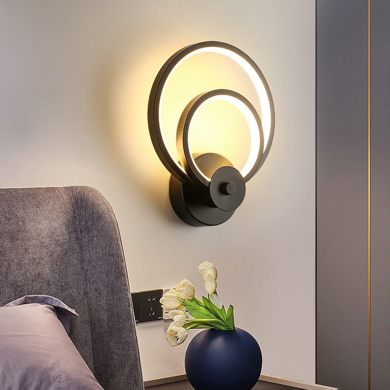 Applique murale LED en fer et plastique ronde contemporaine nordique pour salon 