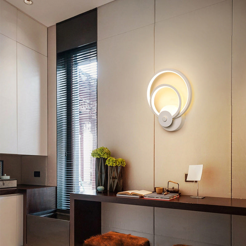Applique murale LED en fer et plastique ronde contemporaine nordique pour salon 