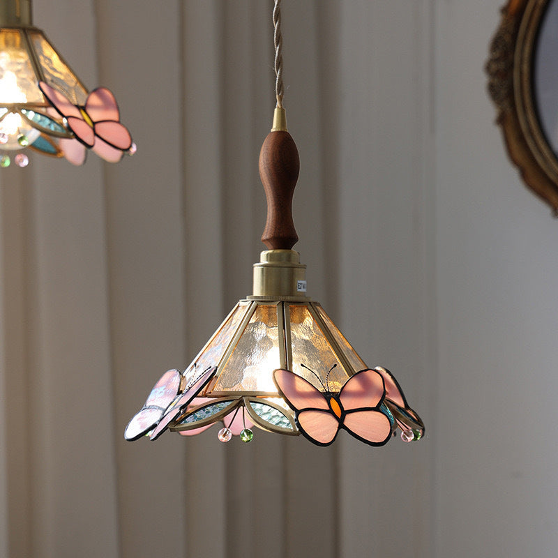 Suspension à 1 lumière en verre Tiffany traditionnel, cône, bois et cuivre pour salon 