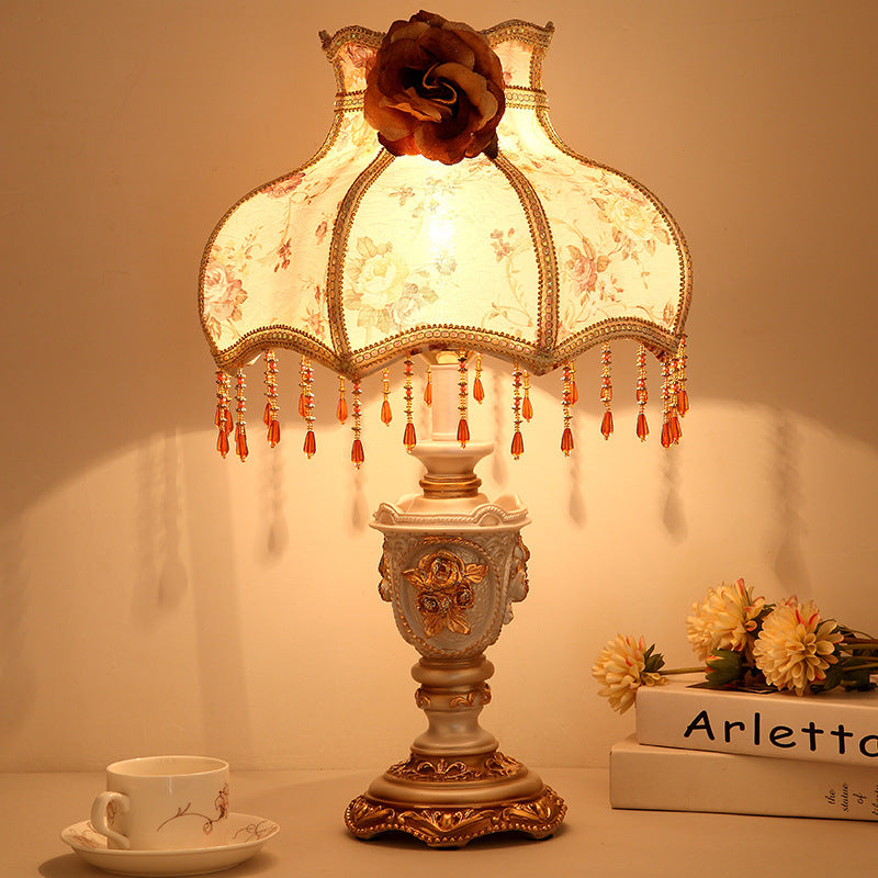 Lampe de table à 1 lumière en résine avec tissu de tambour européen traditionnel pour salon 