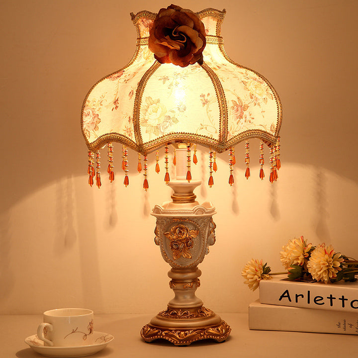 Lampe de table à 1 lumière en résine avec tissu de tambour européen traditionnel pour salon 