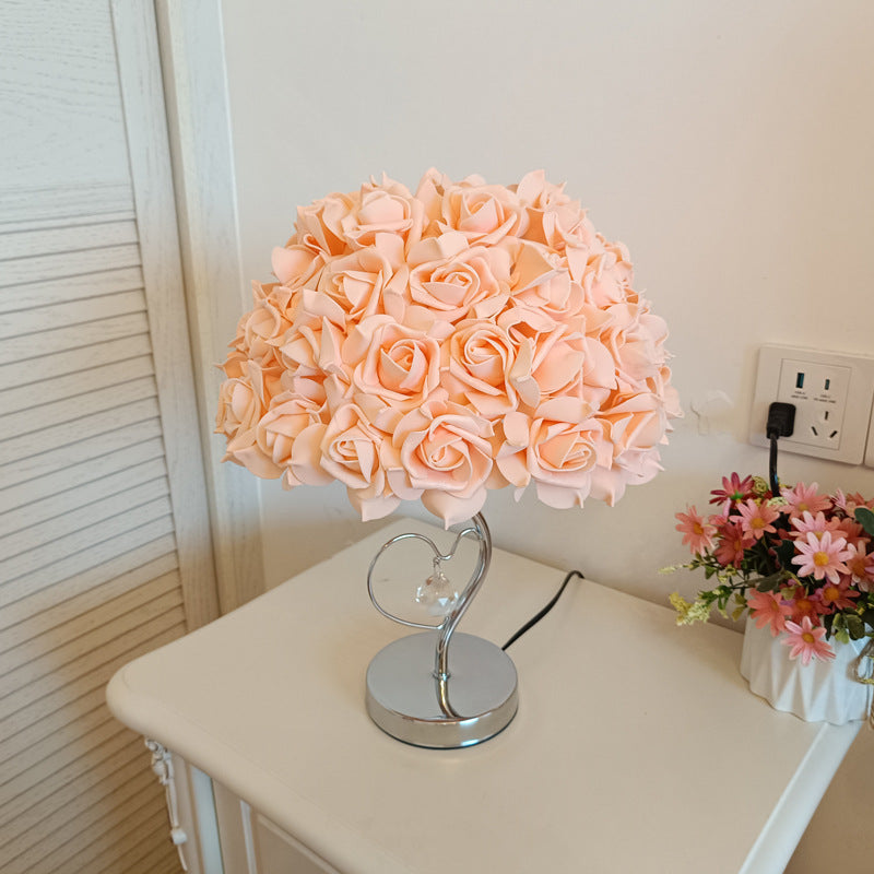 Zeitgenössische kreative Blume Eisen Stoff 1-Licht Tischlampe für Wohnzimmer 